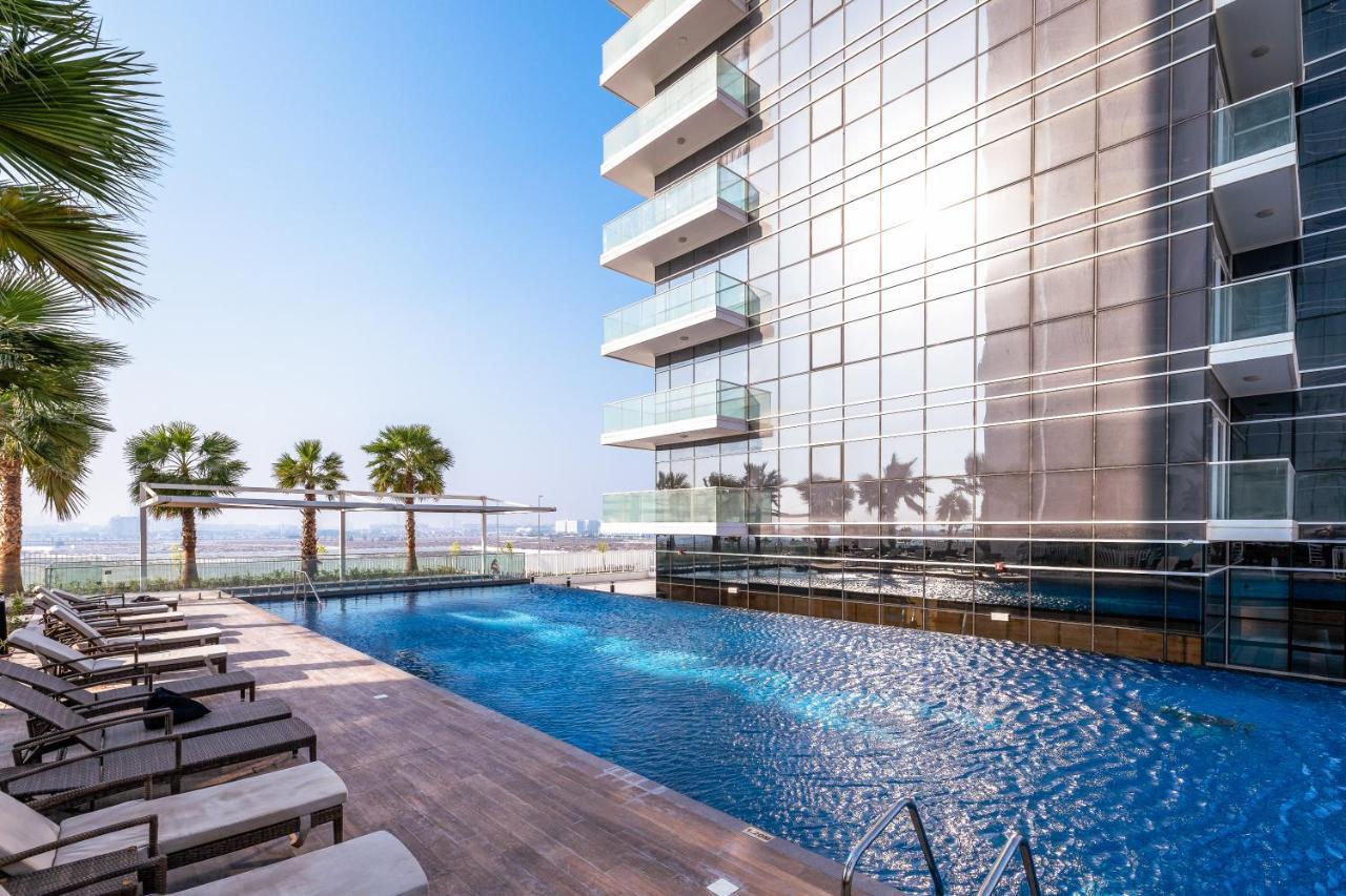 Immaculate 1br At Carson C Daire *