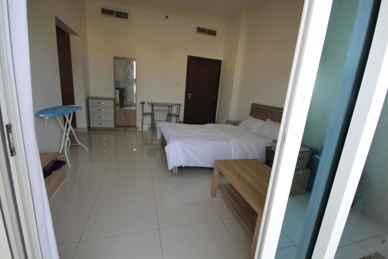Apartment Cozy And Small Partitions For Men Guests In Dubai