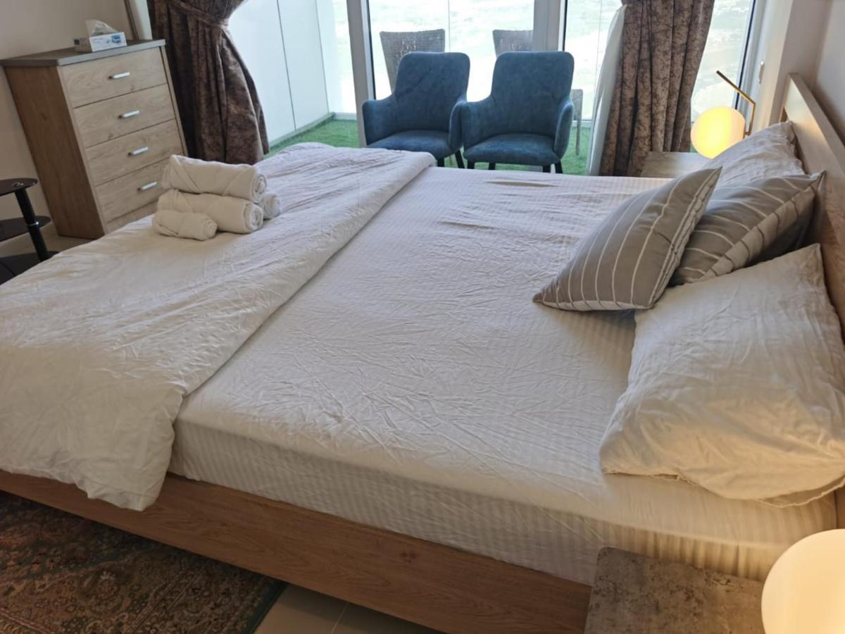 Apartment Gharfar-2 Heaven Escape-golf View-high Floor-netflix-gym-pool-perfect Staycation