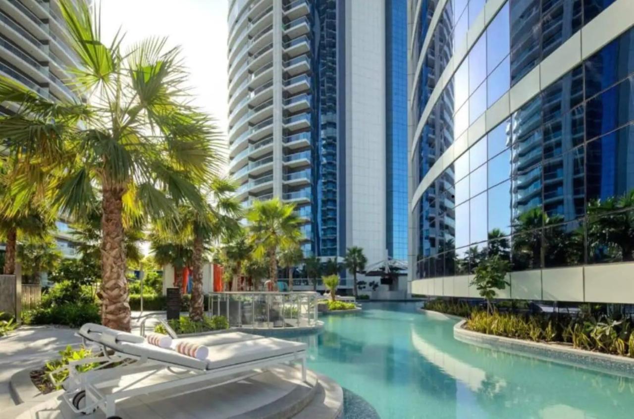Spacious 1br In Damac Paramount Towers Bb * Dubai