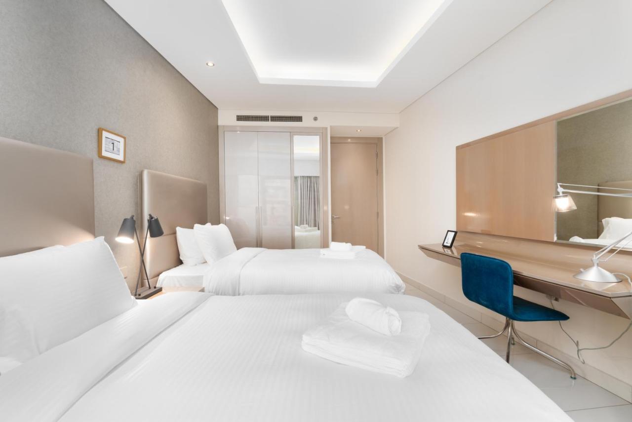 Lux Bnb Paramount Tower I Burj Views Apartment