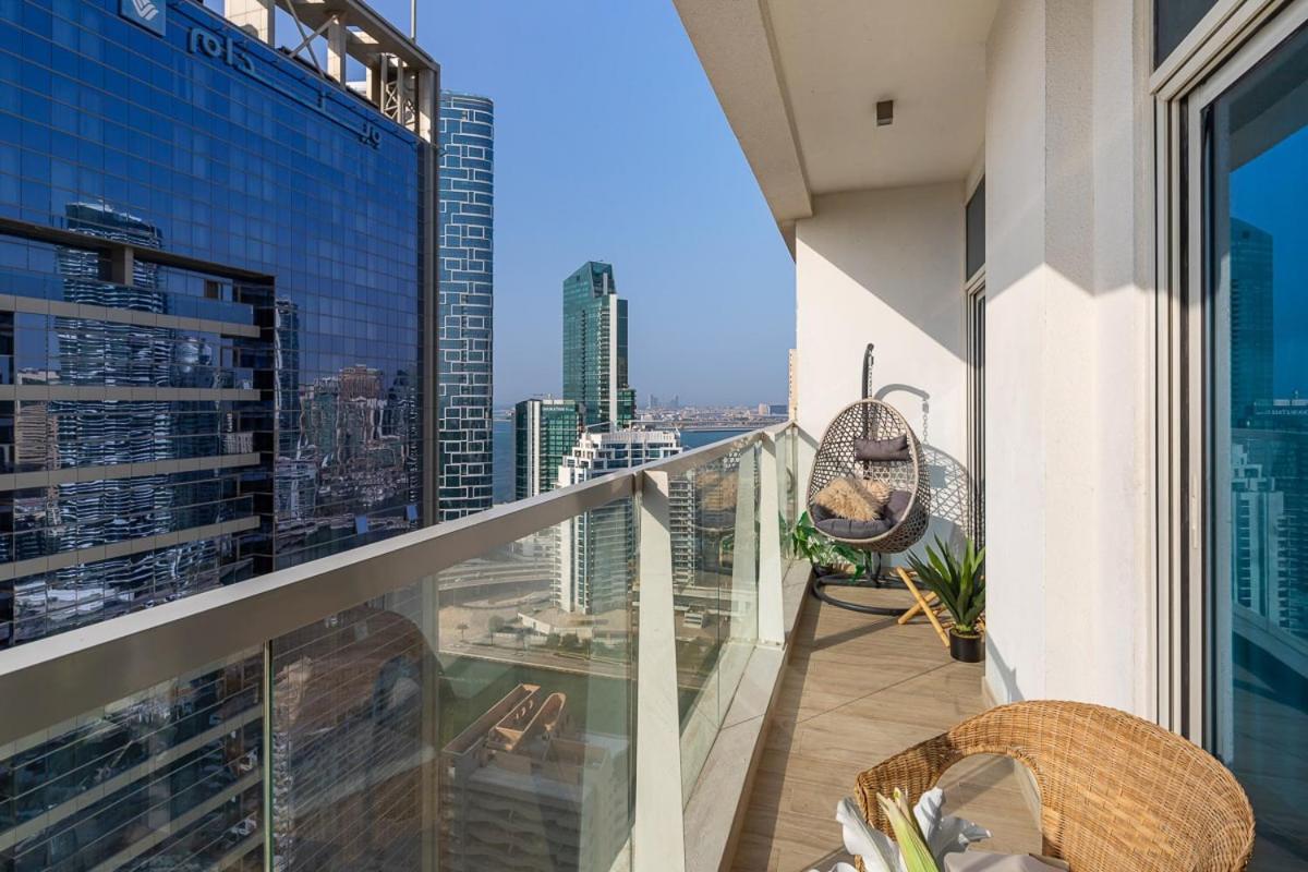 Frank Porter - Studio One Apartment Dubai