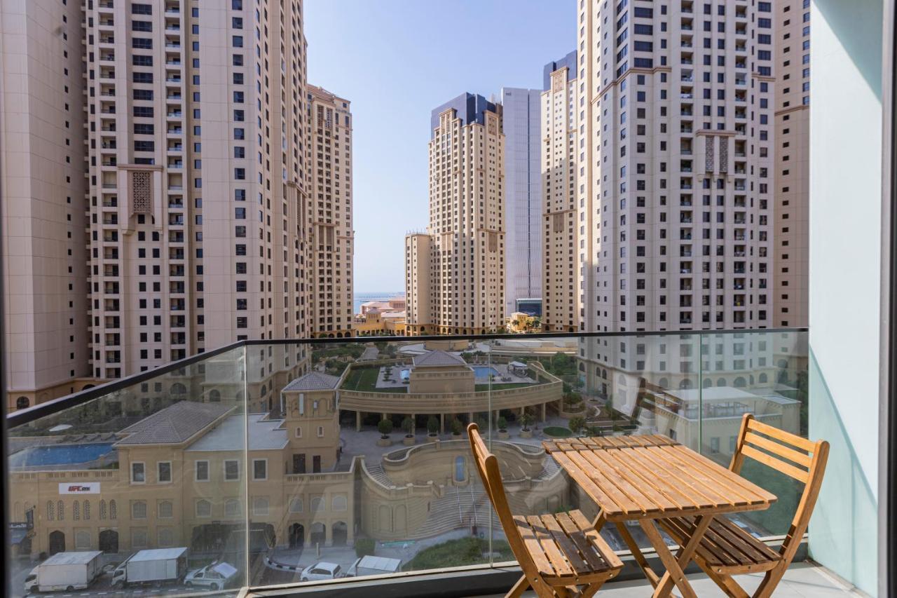 Liv Apartamento Dubai