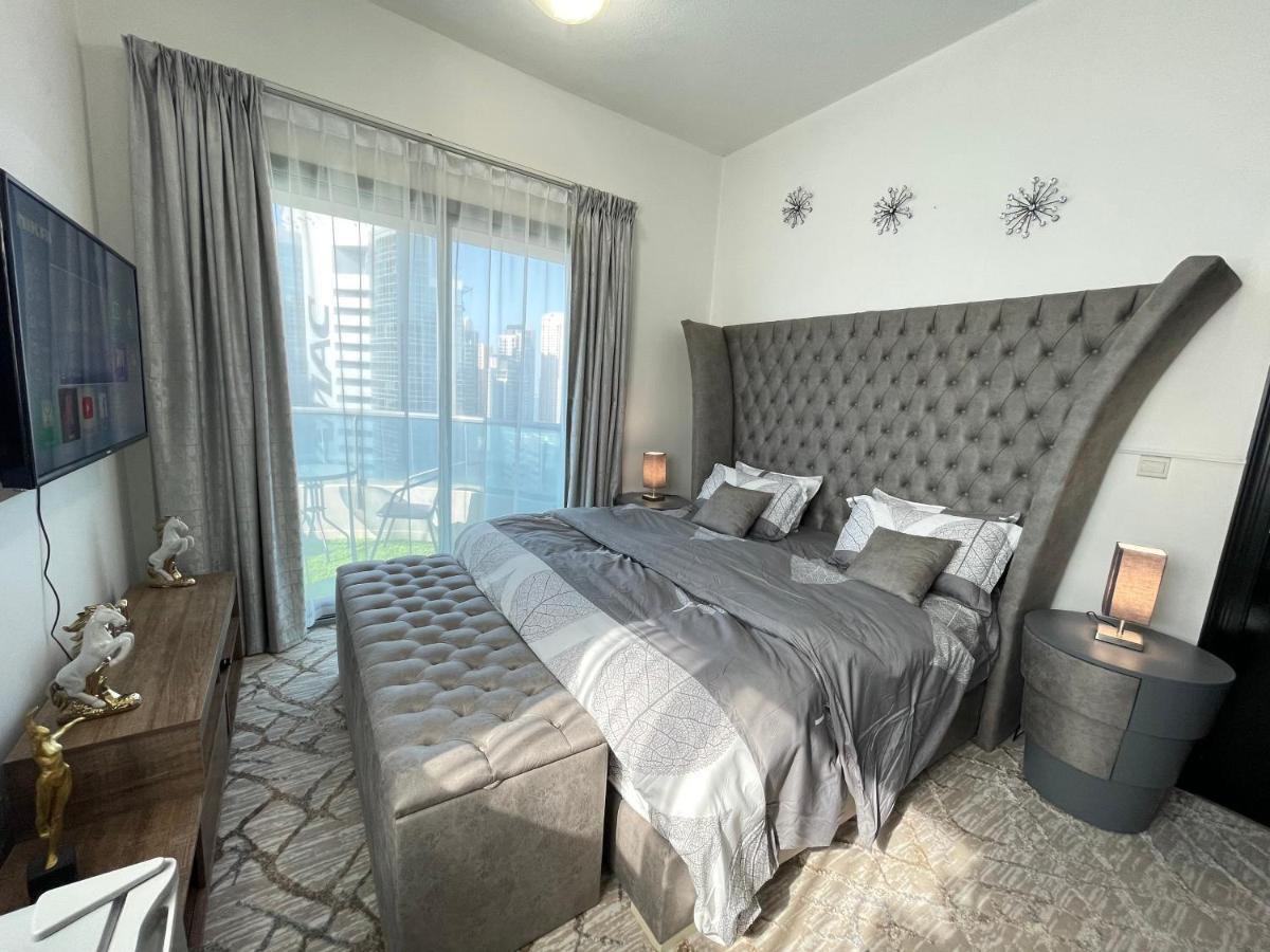 Luxury With Marina View Close To Jbr And Metro With Shared Kitchen Homestay Dubai