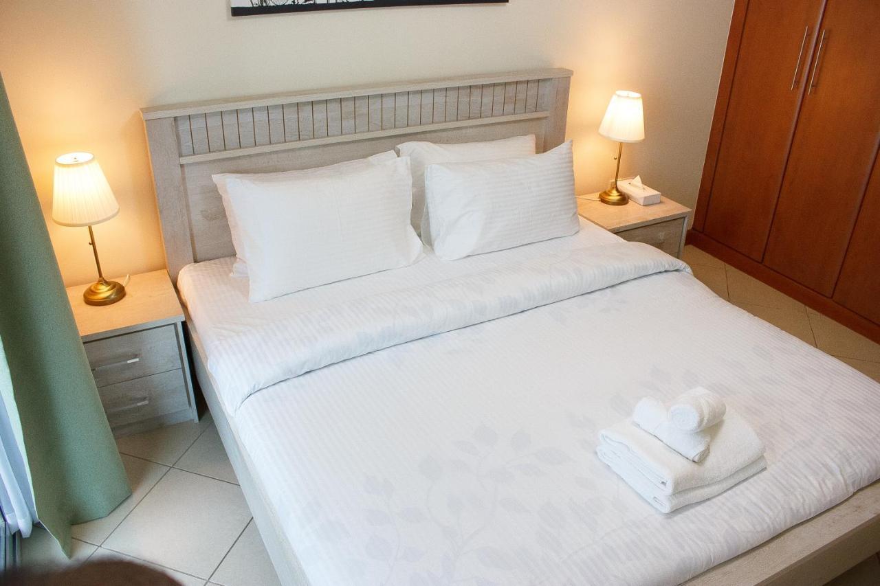 1 Bedroom Facing Pool, Close To Metro Station Apartment