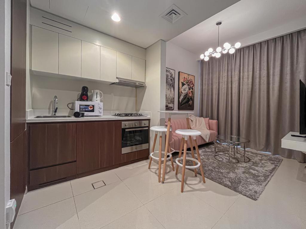 Brand New 1 Bdr In Business Bay With Burj-khalifa View *