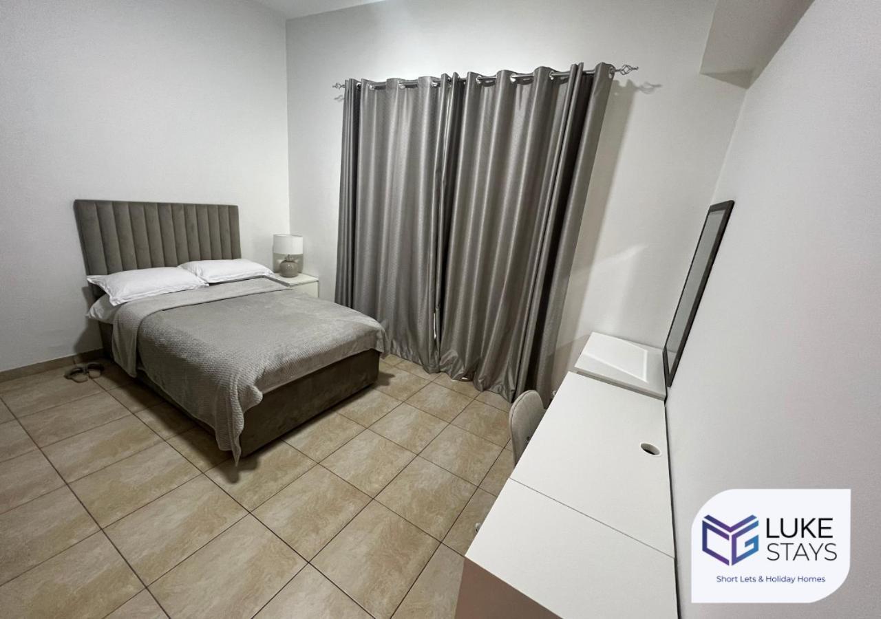 Luke - Marina 4 Apartment Dubai