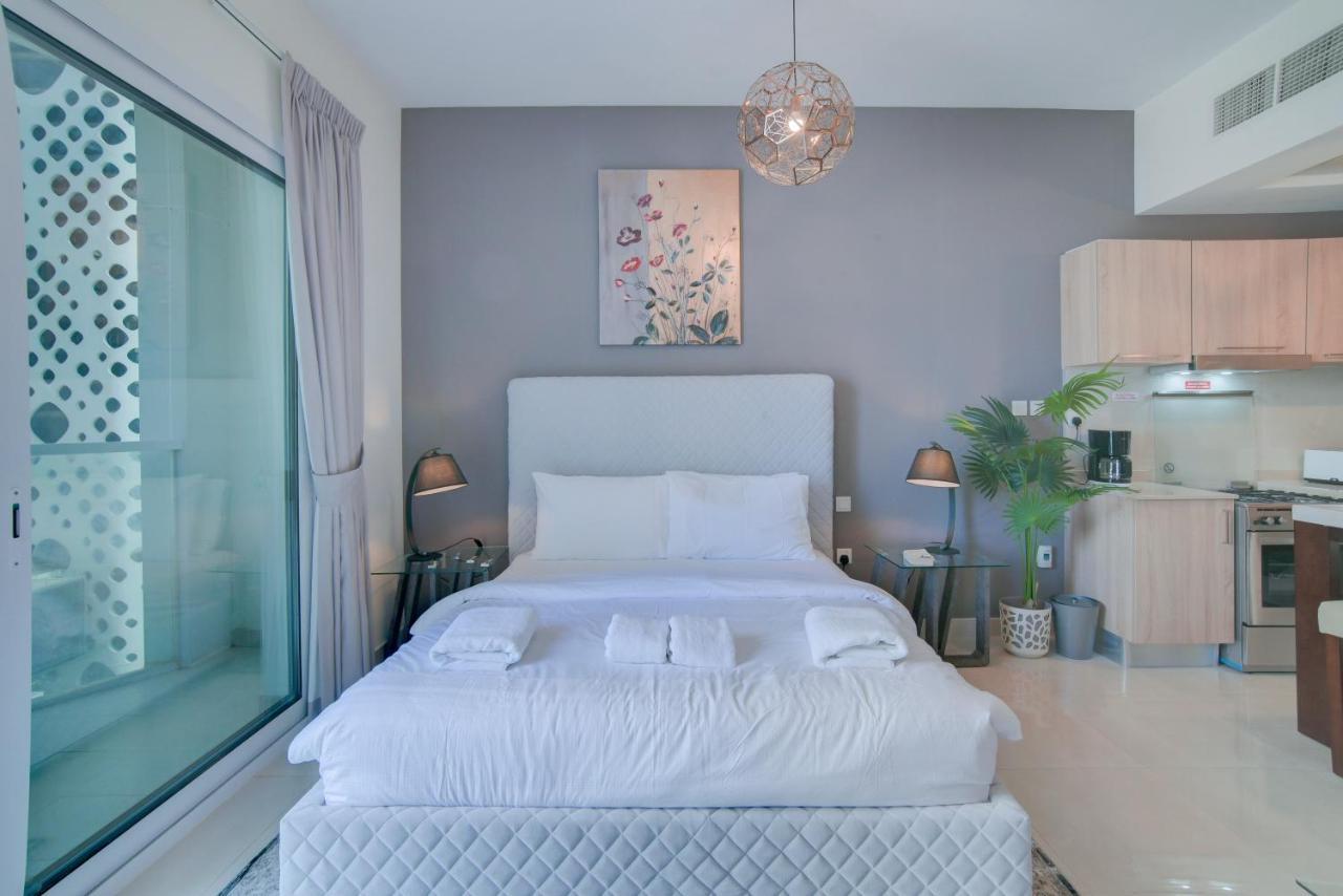 Modern In The Heart Of Business Bay * Dubai