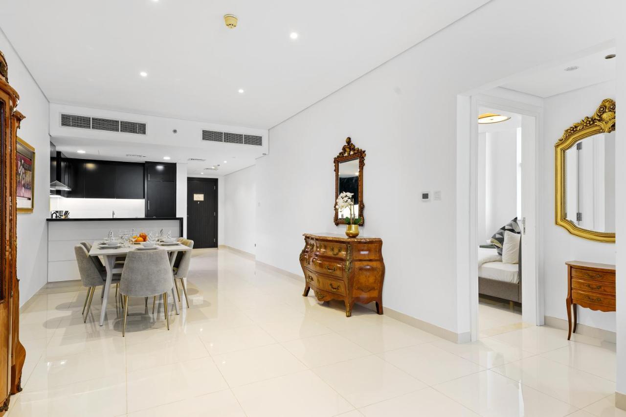 Apartment Homey 2br Damac Maison Cour Jardin, Business Bay *