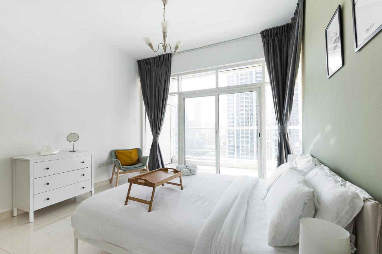 Lovely Unit With Marina View Holiday home Dubai