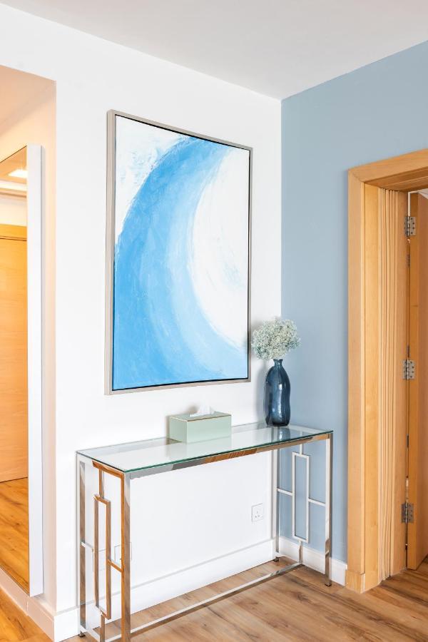 Shoreline - Beachfront Luxury Palm Jumeirah - Free 5* Access Apartment