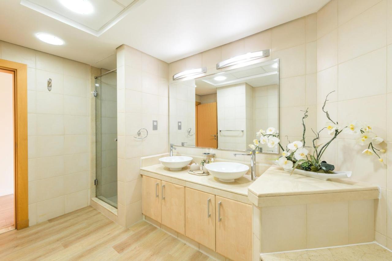 Daire Shoreline - Beachfront Luxury Palm Jumeirah - Free 5* Access
