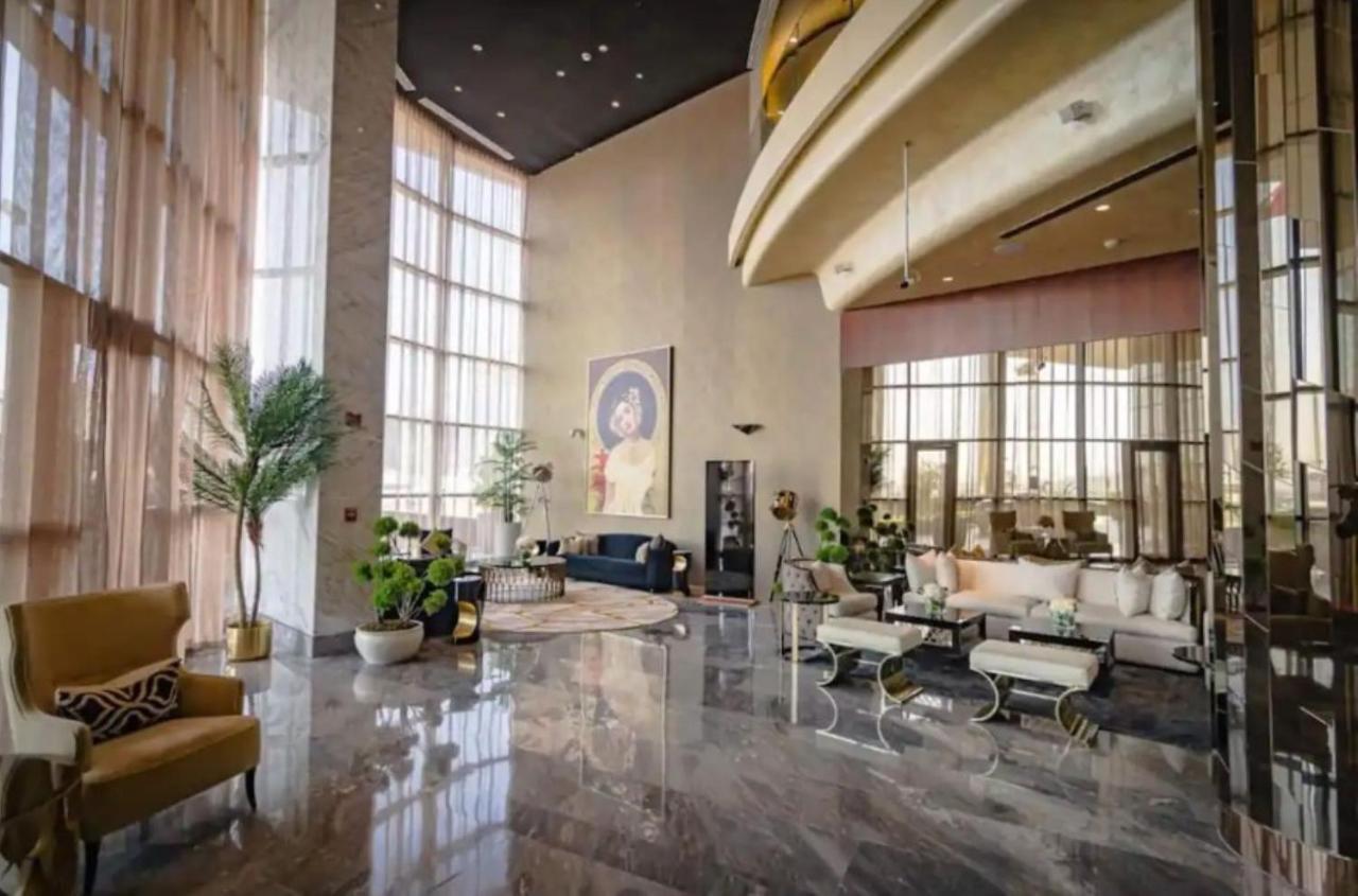 Spacious 1br In Damac Paramount Towers Bb Apartment Dubai