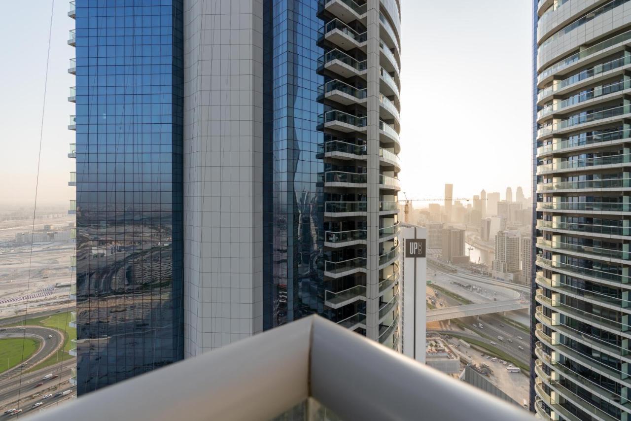 Lux Bnb Paramount Tower I Burj Views Dubai