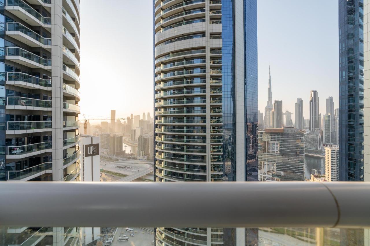 Lux Bnb Paramount Tower I Burj Views Dubai