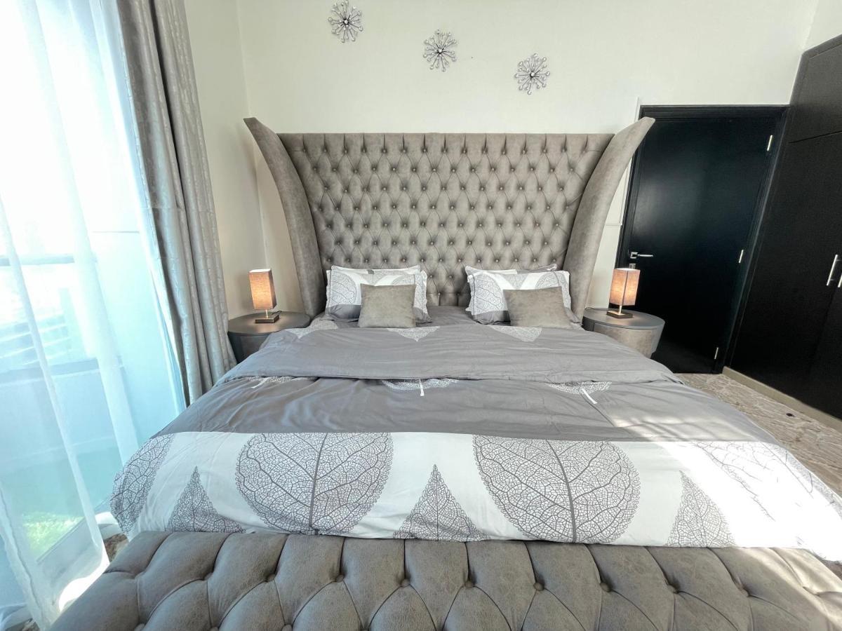 Luxury With Marina View Close To Jbr And Metro With Shared Kitchen