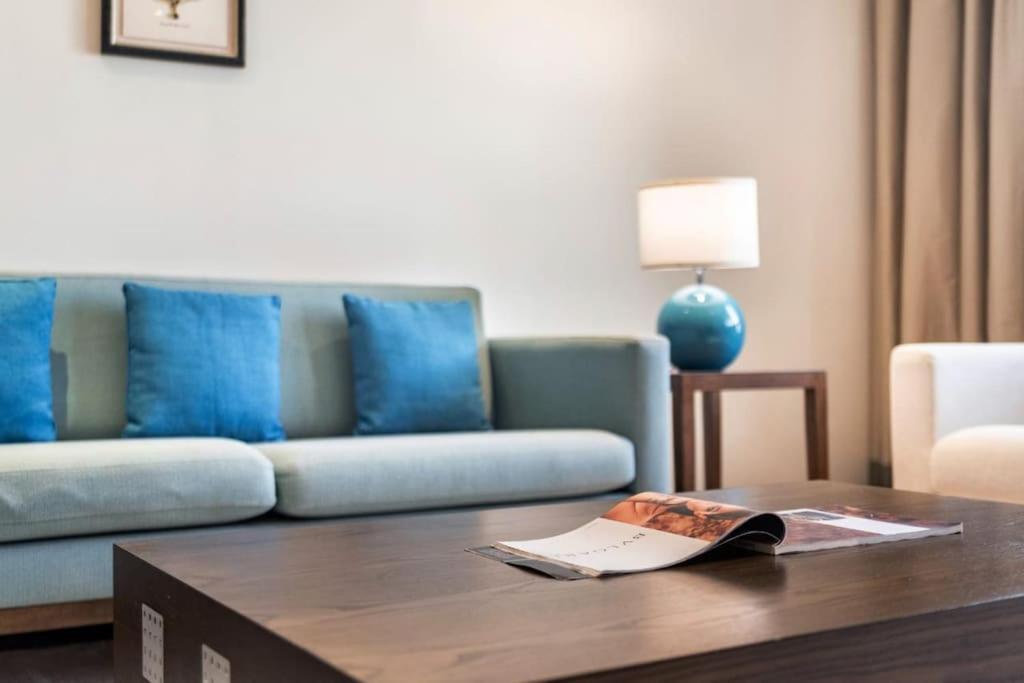 Apartment Marvelous Private In Palm Within Anantara 5 Star Dubai