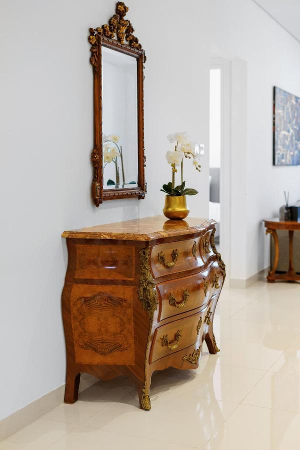Homey 2br Damac Maison Cour Jardin, Business Bay