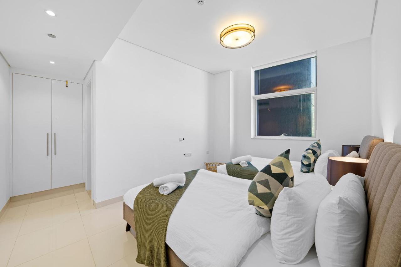 Apartment Homey 2br Damac Maison Cour Jardin, Business Bay