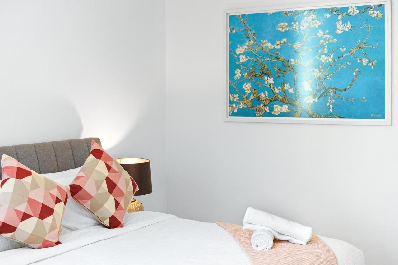 Homey 2br Damac Maison Cour Jardin, Business Bay *