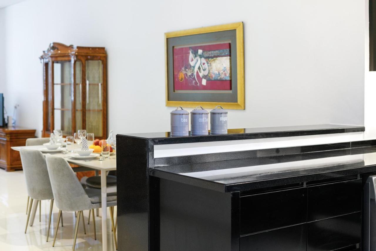 Homey 2br Damac Maison Cour Jardin, Business Bay *