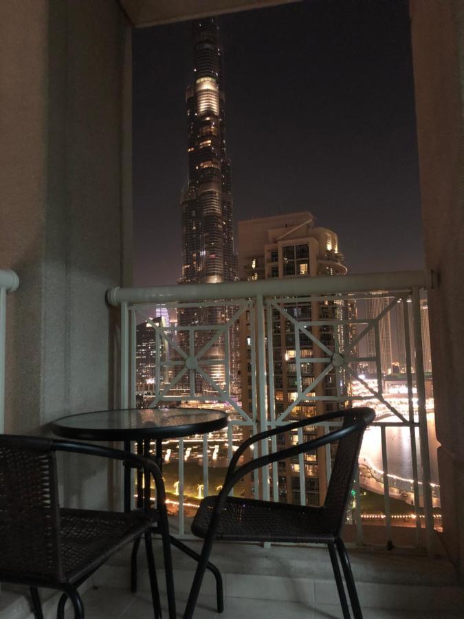 Downtown Boulevard One Bedroom Apt In 29 Blvd غرفة وصالة Burj & Fountain View Master Bedroom Plus 2 Single Beds In Living Apartment