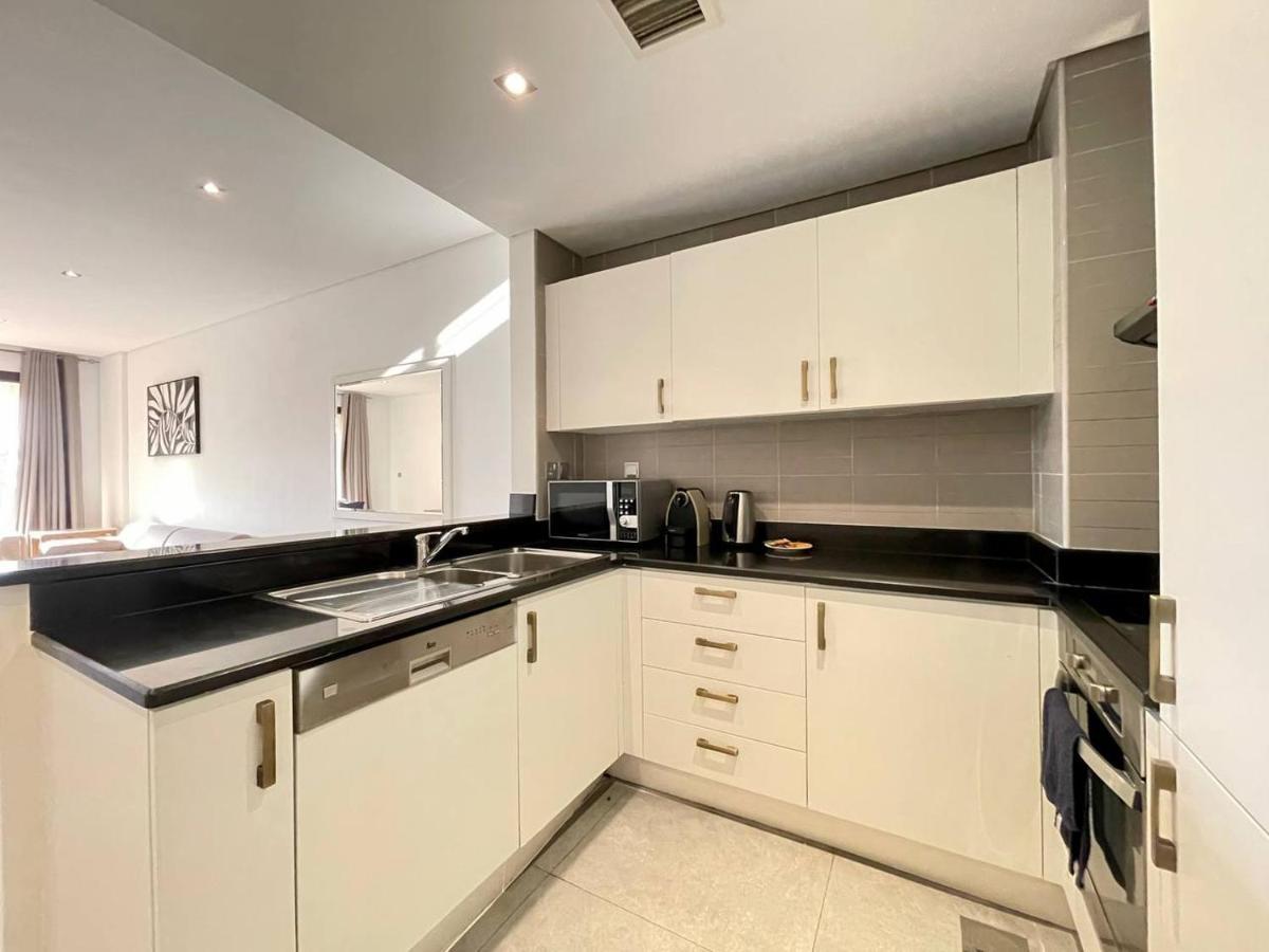 Signature Living Resort Apartments With Private Beach And Laguna Pool , Palm Jumeirah Apartment