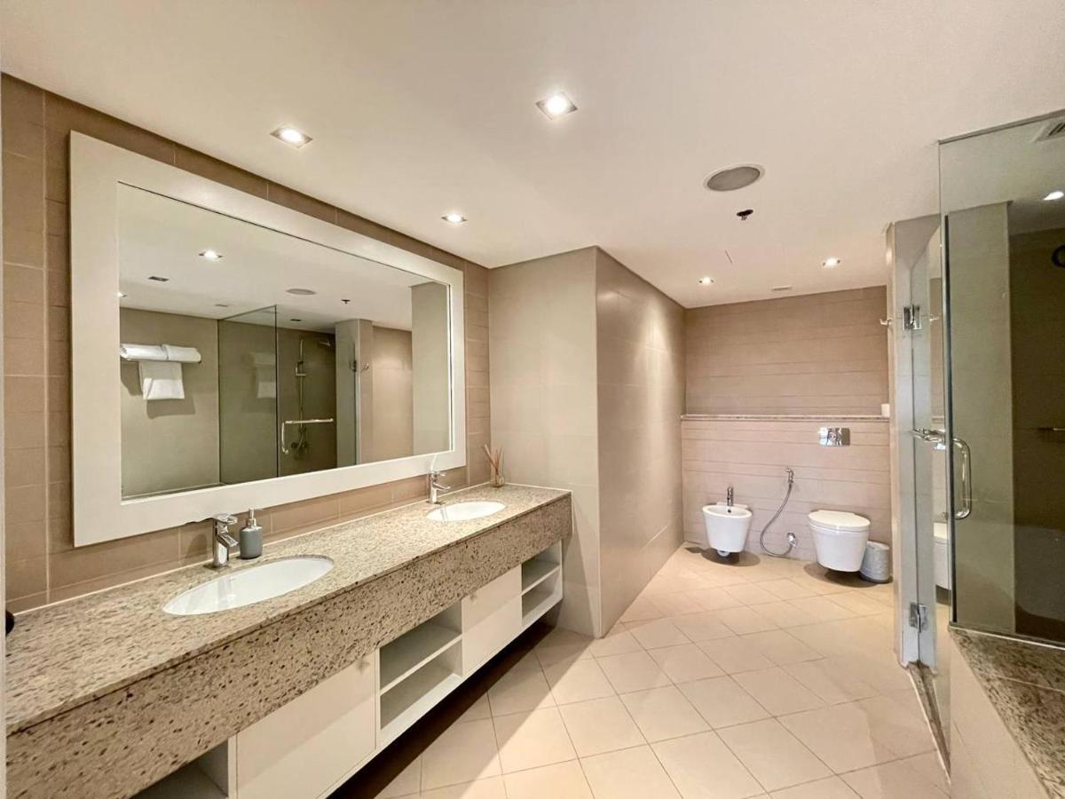 Signature Living Resort Apartments With Private Beach And Laguna Pool , Palm Jumeirah Dubai