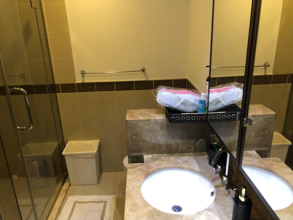 Apartment Downtown Boulevard One Bedroom Apt In 29 Blvd غرفة وصالة Burj & Fountain View Master Bedroom Plus 2 Single Beds In Living *