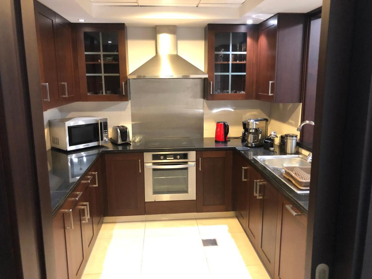 Downtown Boulevard One Bedroom Apt In 29 Blvd غرفة وصالة Burj & Fountain View Master Bedroom Plus 2 Single Beds In Living Apartment