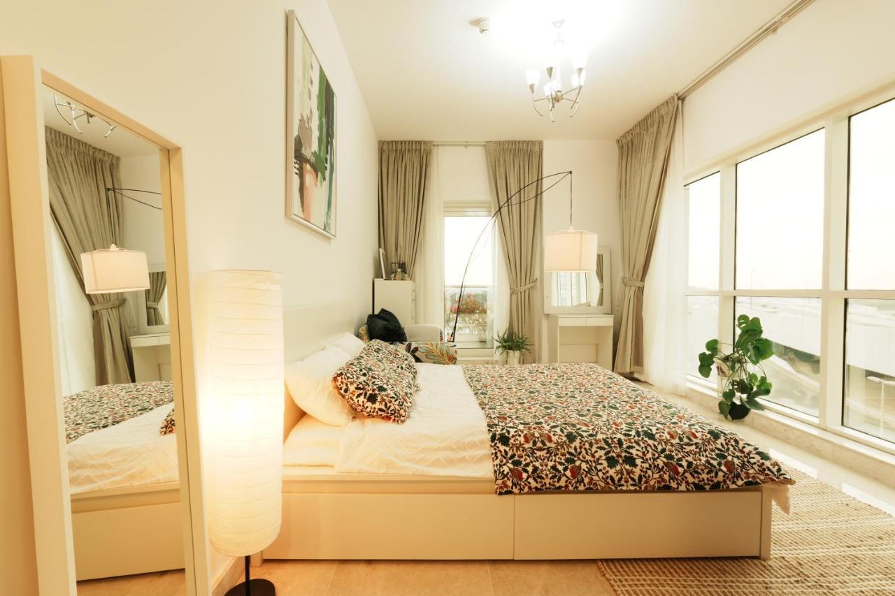 Cozy Spacious Near Downtown Apartment Dubai