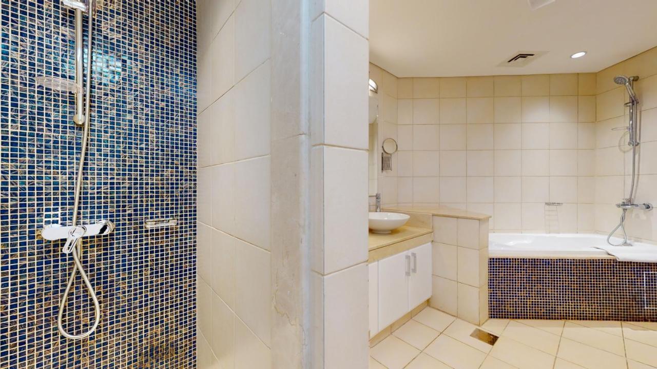 Apartment Elegant 2 Bedroom With Access *
