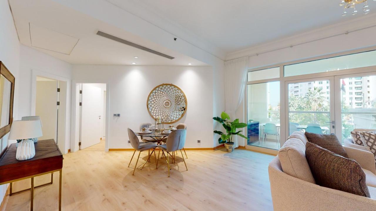 Elegant 2 Bedroom With Access Apartment Dubai