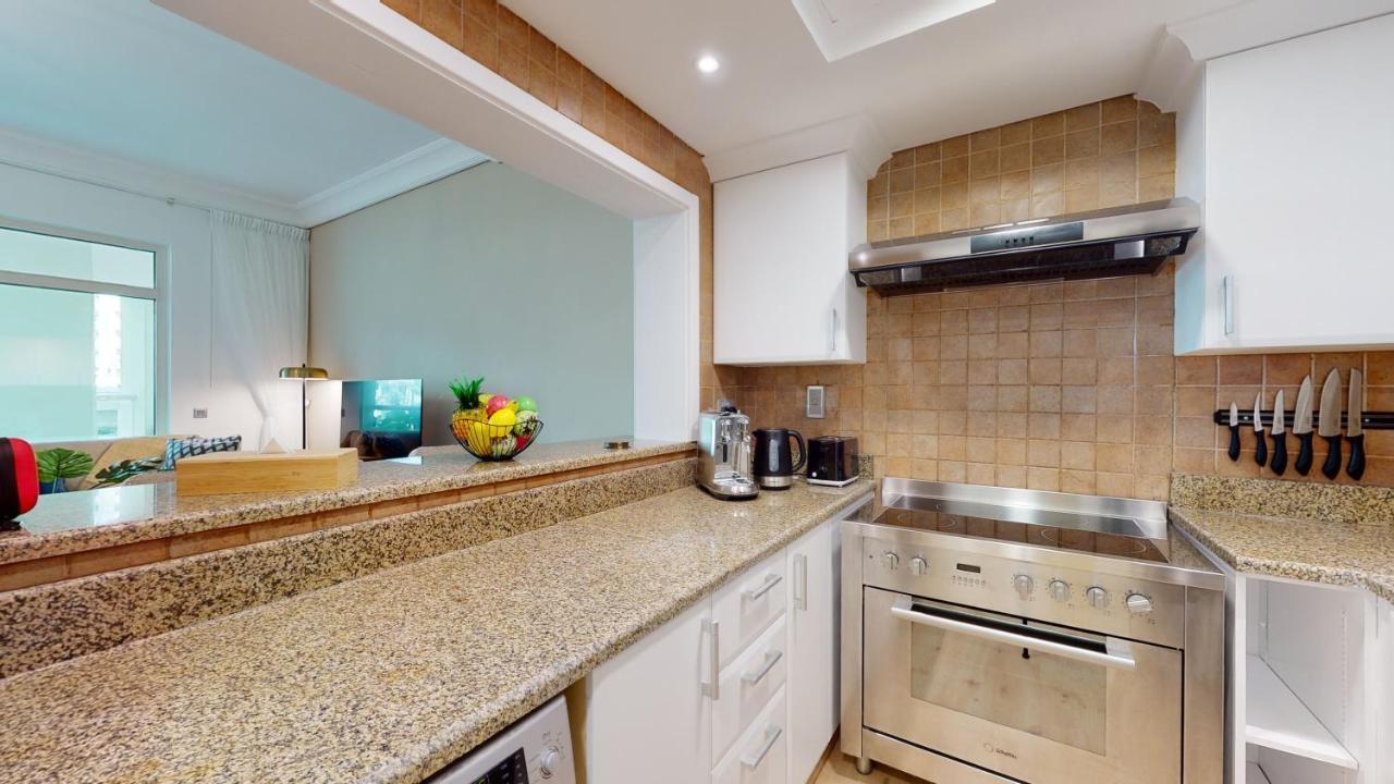 Elegant 2 Bedroom With Access *