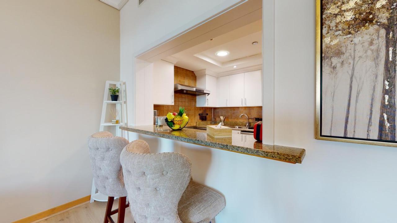 Apartment Elegant 2 Bedroom With Access *