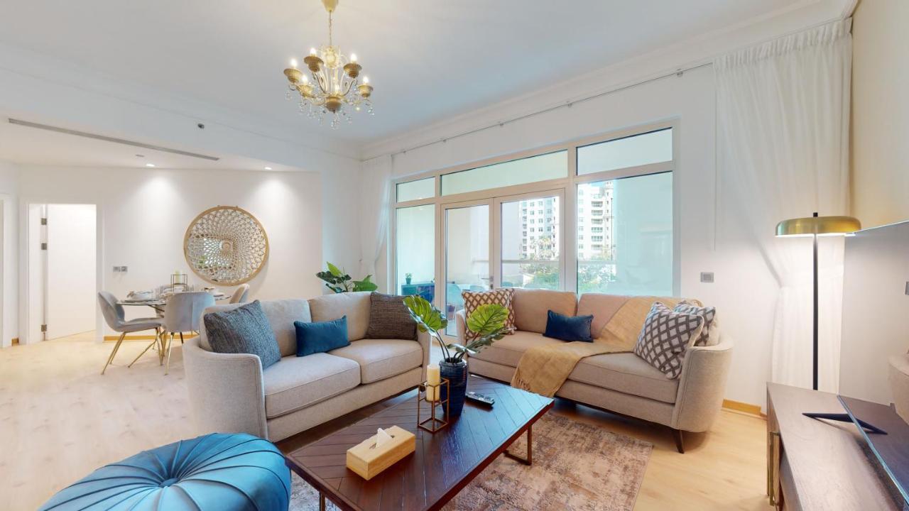 Elegant 2 Bedroom With Access