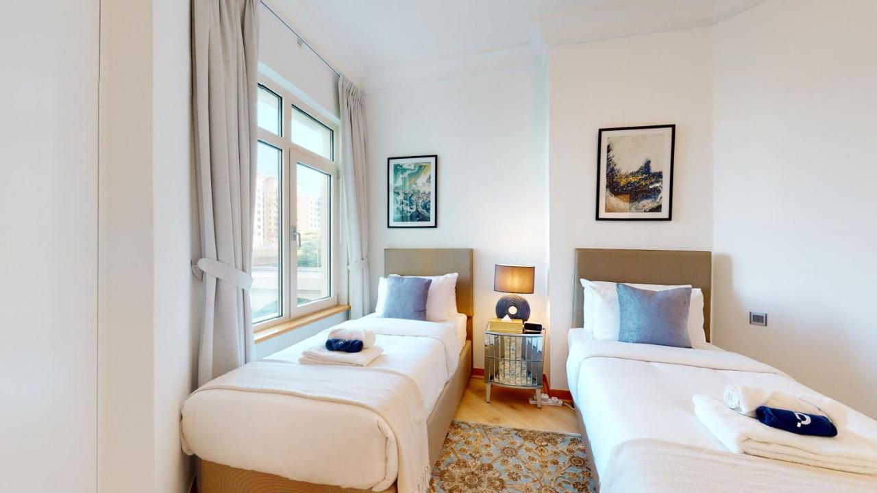 Elegant 2 Bedroom With Access Apartment Dubai