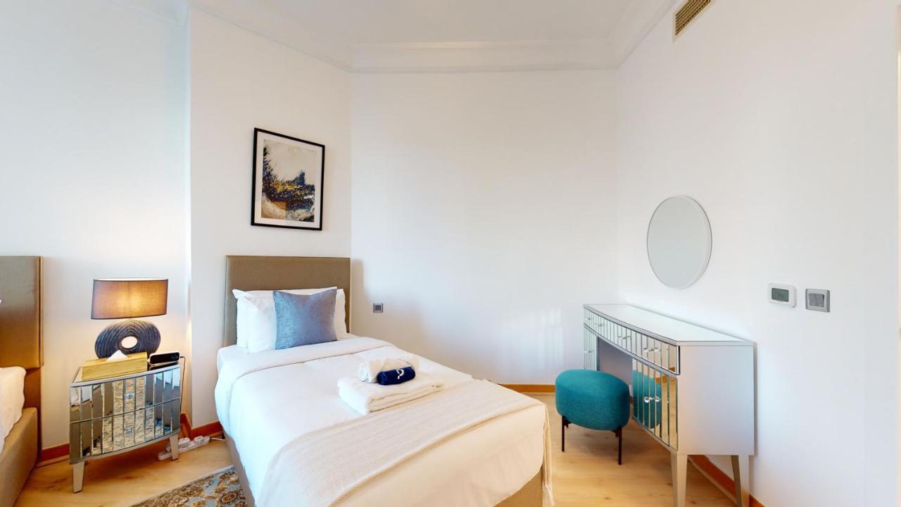 Elegant 2 Bedroom With Access
