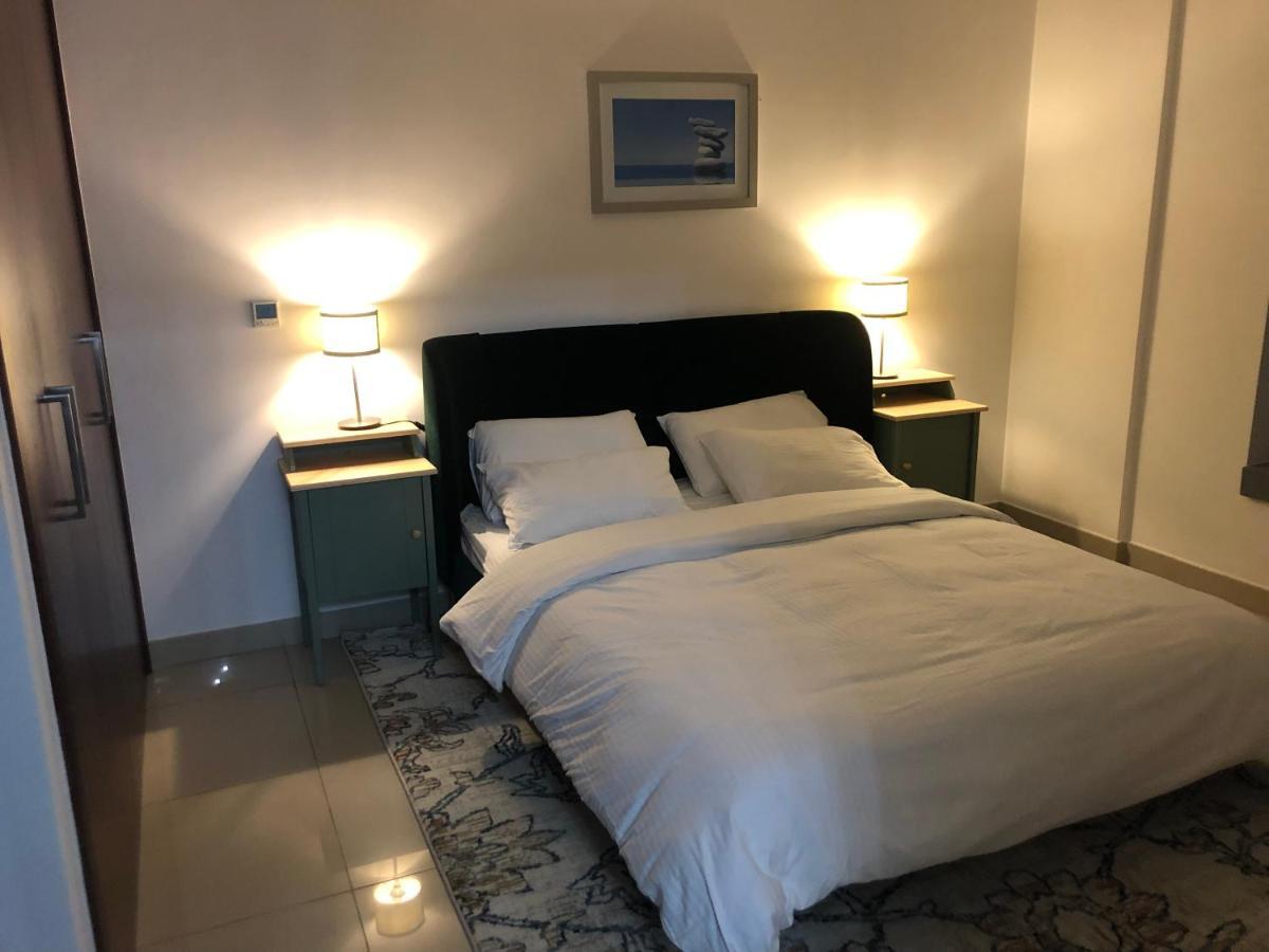Downtown Boulevard One Bedroom Apt In 29 Blvd غرفة وصالة Burj & Fountain View Master Bedroom Plus 2 Single Beds In Living Apartment