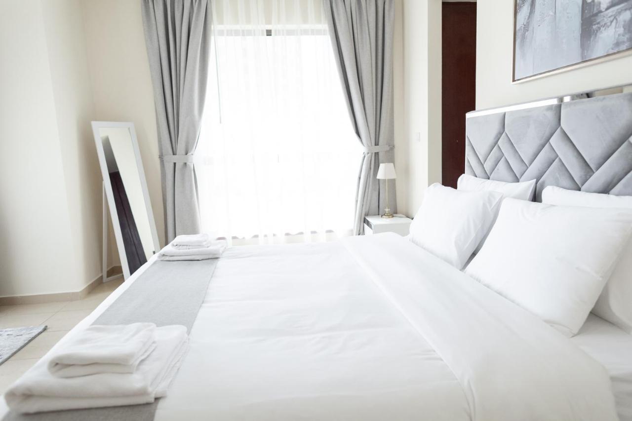 Apartment Happy Season - Jbr Apartments, Beach Front, Top Furnished *