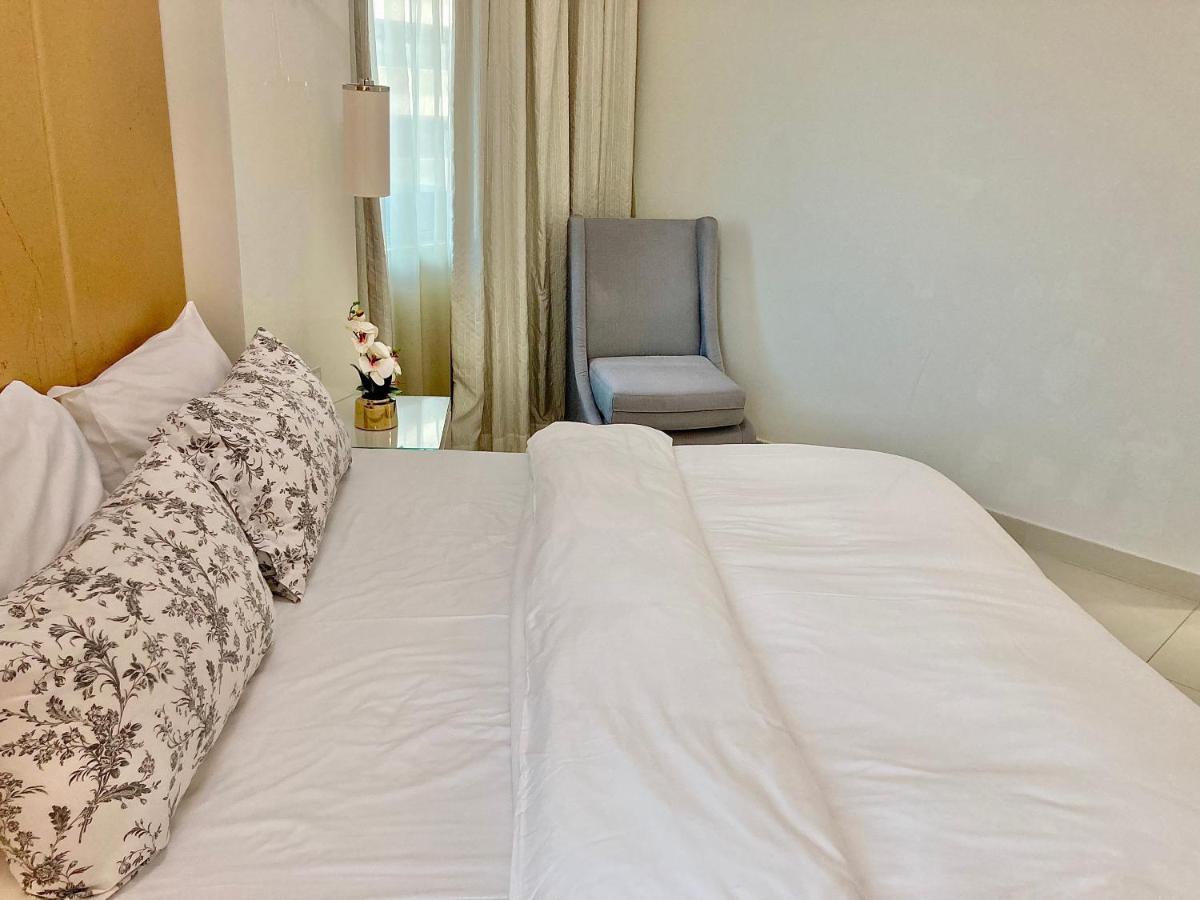 Daire Superhost - High-rise Chic Apt With Incredible Skyline Views *