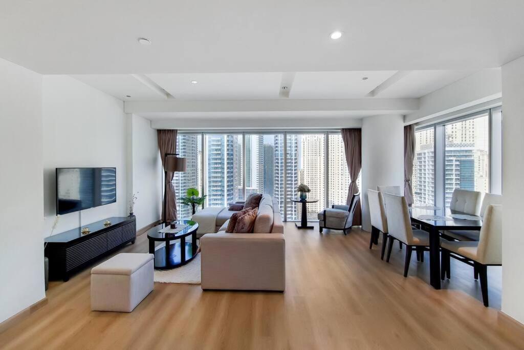 Holiday home 5-star Address Marina Mall Stunning Marina Views 3-bedroom *