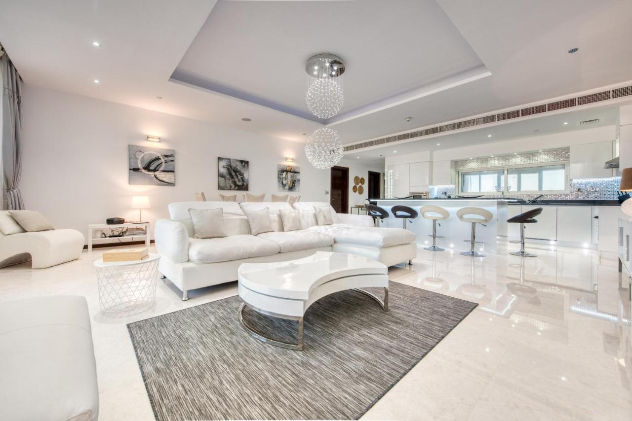 Tiara Ruby, Palm Jumeirah - Mint * Dubai
