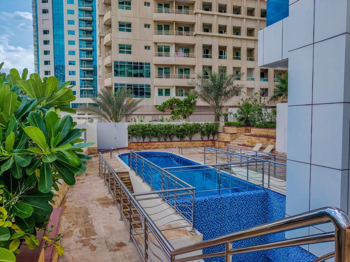 Higuests * Dubai