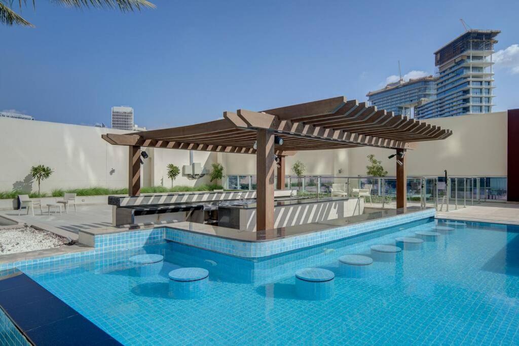 Luxurious Amenities Apartment *