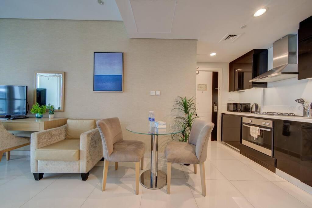 Luxurious Amenities Apartment *