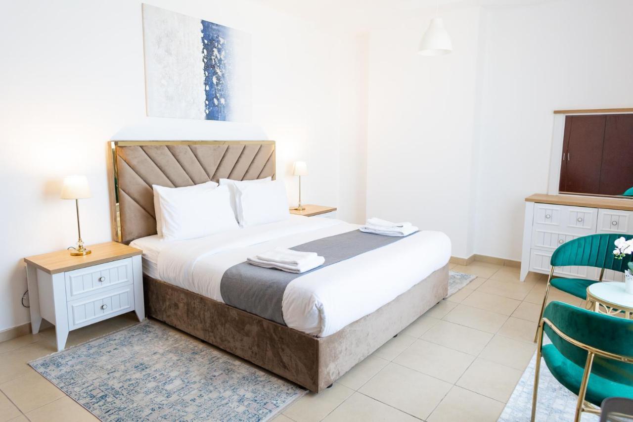 Happy Season - Jbr Apartments, Beach Front, Top Furnished Apartment *