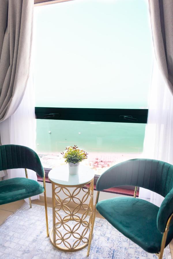 Happy Season - Jbr Apartments, Beach Front, Top Furnished Apartment *