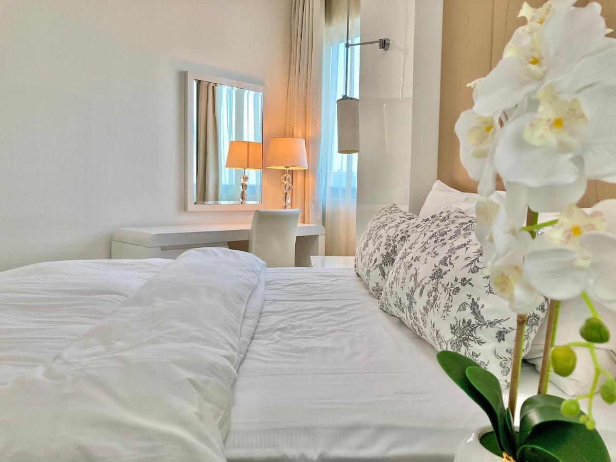 Superhost - High-rise Chic Apt With Incredible Skyline Views Daire