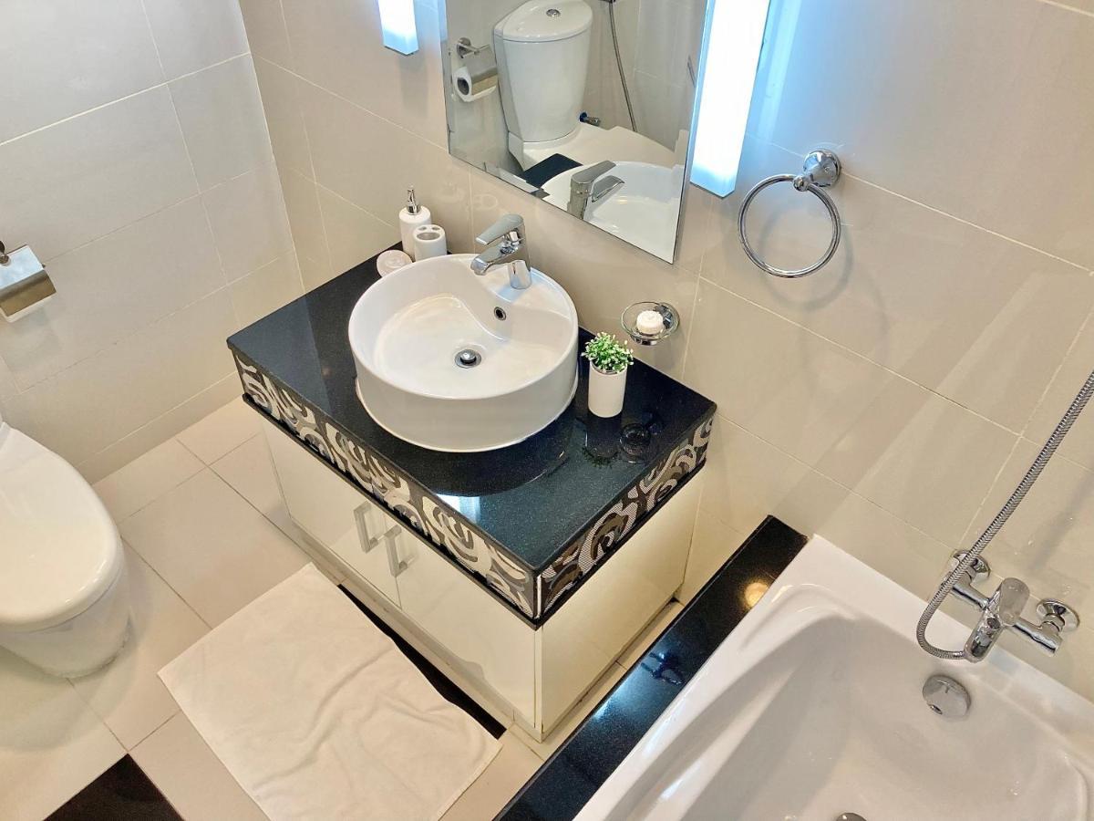 Superhost - High-rise Chic Apt With Incredible Skyline Views Daire *